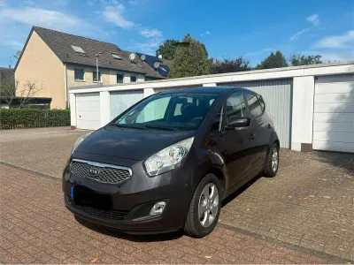 Gebraucht Kia Venga 90 PS (66 kW) 2010 Braun Kleinwagen
