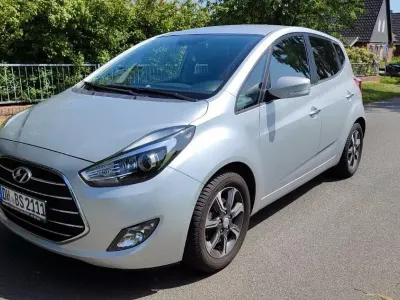 Gebraucht Hyundai ix20 90 PS (66 kW) 2018 Silber Kleinwagen