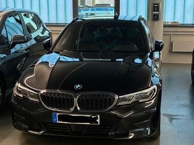 Gebraucht BMW 330e Sport Line 292 PS (214 kW) 2022 Schwarz Kombi