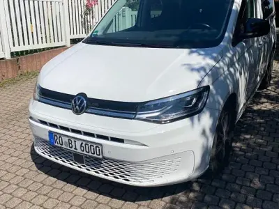 Gebraucht VW Caddy Style 114 PS (83 kW) 2024 Weiß Van / Kleinbus