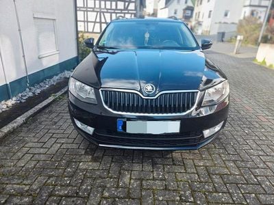 Usata Skoda Octavia Ambition 150 CV (110 kW) 2015 Nero Utilitaria