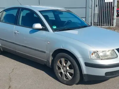 Gebraucht VW Passat Trendline 101 PS (74 kW) 1998 Silber Limousine