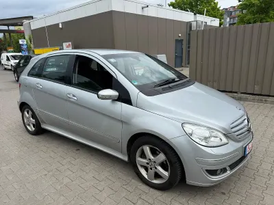Gebraucht Mercedes B200 140 PS (102 kW) 2006 Silber Van / Kleinbus