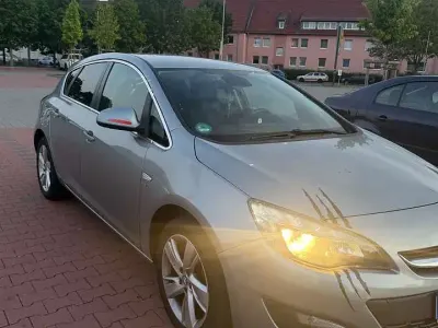 Gebraucht Opel Astra 120 PS (88 kW) 2014 Limousine