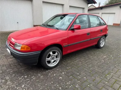 Gebraucht Opel Astra 71 PS (52 kW) 1984 Rot Limousine