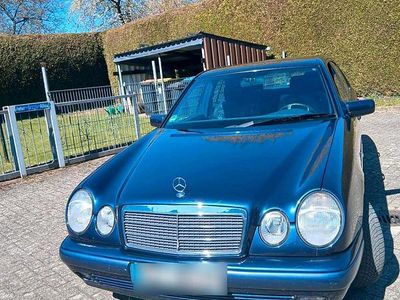 Brugt Mercedes E200 132 HK (97 kW) 1997 Blå Sedan