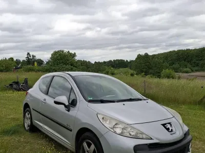 Gebraucht Peugeot 207 Urban Move 95 PS (69 kW) 2009 Silber Limousine