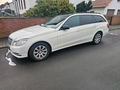 Gebraucht Mercedes E200 136 PS (100 kW) 2011 Weiß Kombi