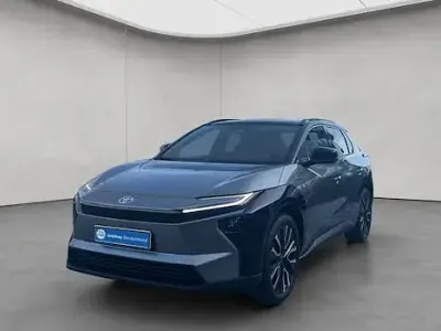 Usata Toyota bZ4X Lounge 252 kW (343 CV) 2026 Grigio SUV