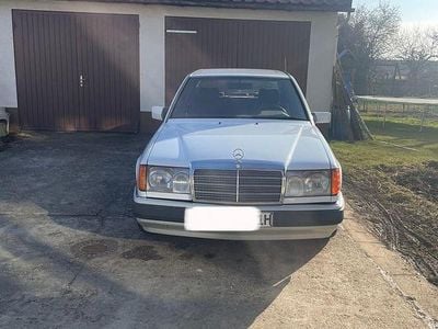 Weiß Gebraucht 1991 Mercedes 200 Limousine | 4.200 €
