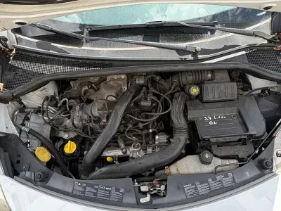 Używany Renault Clio II Dynamique 103 KM (75 kW) 2011 Biały Sedan/Limuzyna