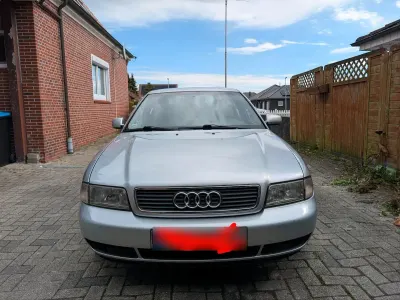 Gebraucht Audi A4 101 PS (74 kW) 1998 Silber Limousine