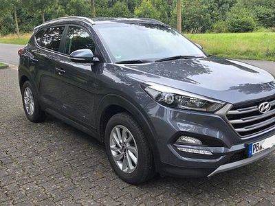 Grau Gebraucht 2016 Hyundai Tucson Trend SUV | 15.200 € (Fairer Preis)