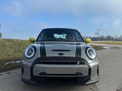 Gebraucht Mini Cooper SE Essential 135 kW (184 PS) 2022 Schwarz Kleinwagen