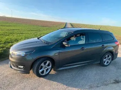 Gebraucht Ford Focus 140 PS (102 kW) 2018 Grau Kombi