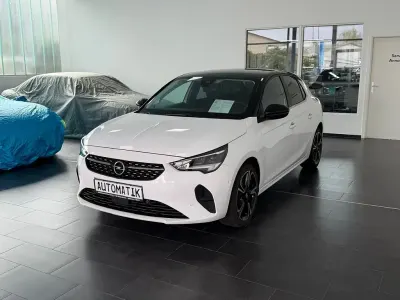Gebraucht Opel Corsa Elegance 101 PS (74 kW) 2022 Jade weiss/arktis weiss Kleinwagen