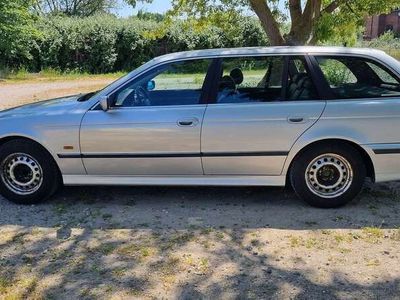 BMW 528