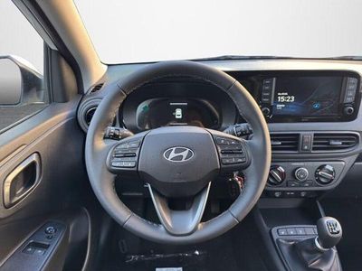 Gebraucht Hyundai i10 Trend 63 PS (46 kW) 2025 Atlas white Kleinwagen