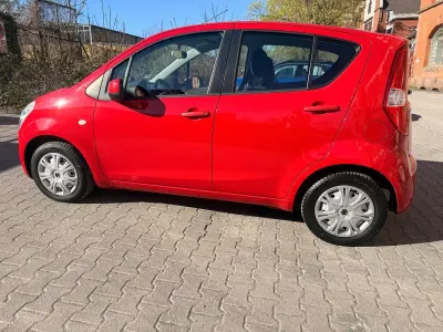 Begagnad Suzuki Splash Club 68 HK (50 kW) 2012 Röd Halvkombi