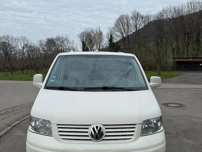 Usata VW Caravelle 131 CV (96 kW) 2006 Bianco Furgone