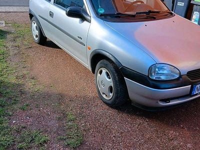 Second-hand Opel Corsa 55 CP (40 kW) 1997 Argintiu Hatchback