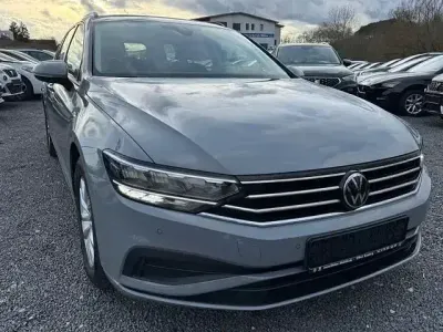 Gebraucht VW Passat 150 PS (110 kW) 2021 Grau Kombi