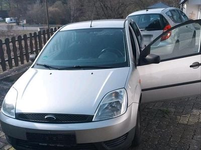 Gebraucht Ford Fiesta 100 PS (73 kW) 2003 Silber Kleinwagen