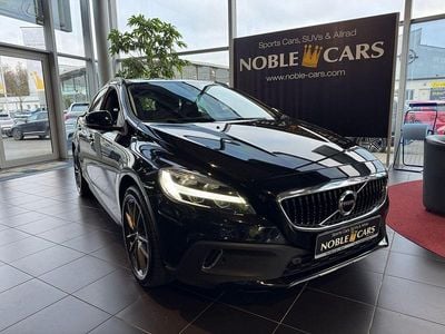 Onyx black (metallic) Gebraucht 2019 Volvo V40 CC Plus Kombi | 20.950 € (Etwas zu teuer)