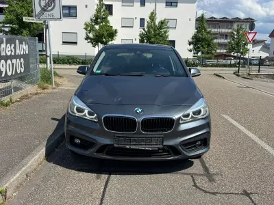 Gebraucht BMW 218 Basis 150 PS (110 kW) 2015 Grau Kombi