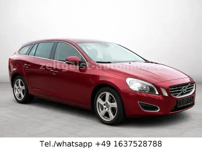 Gebraucht Volvo V60 Summum 163 PS (119 kW) 2010 Rot Kombi