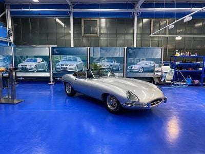 Gebraucht Jaguar E-Type 241 PS (177 kW) 1964 Silber Cabrio