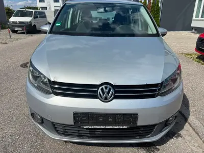 Gebraucht VW Touran Trendline 105 PS (77 kW) 2012 Silber Van / Kleinbus