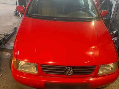 Second-hand VW Polo 1998 Roșu Hatchback