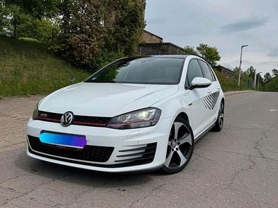 Weiß Gebraucht 2014 VW Golf VII GTI Kombi | 15.400 € (Etwas zu teuer)