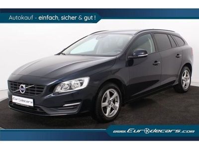 gebraucht Volvo V60 D2 Momentum *1.Hand*Navi*Park ass.*