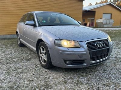 Grau Gebraucht 2004 Audi A3 Limousine | 1.600 € (Fairer Preis)