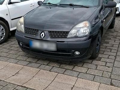 Second-hand Renault Clio II 75 CP (55 kW) 2003 Negru Hatchback