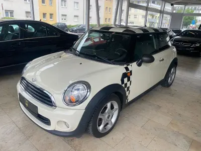 Gebraucht Mini ONE 98 PS (72 kW) 2011 Weiß Kleinwagen