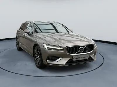 Gebraucht Volvo V60 Inscription 253 PS (186 kW) 2021 Grau Kombi