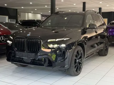 Gebraucht BMW X7 M Sport 352 PS (258 kW) 2025 Schwarz SUV