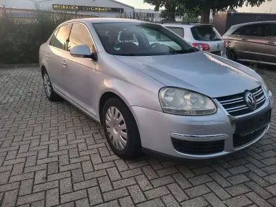 Gebraucht VW Jetta 105 PS (77 kW) 2007 Silber Limousine