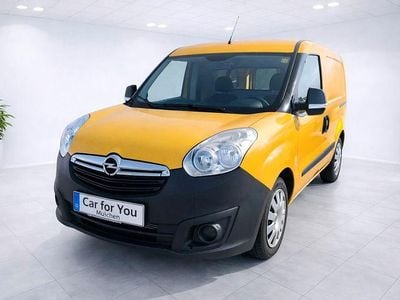 Usado Opel Combo 105 HP (77 kW) 2015 Amarelo Monovolume