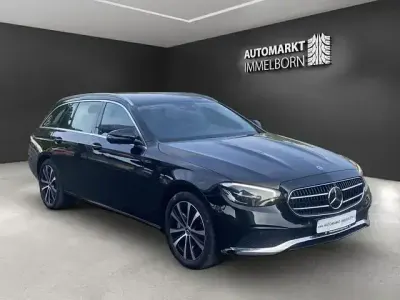 Używany Mercedes E300 Night 306 KM (225 kW) 2022 Czarny Sedan/Limuzyna
