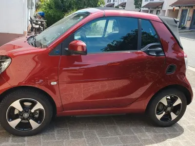 Gebraucht Smart ForTwo Coupé 60 kW (82 PS) 2023 Rot Cabrio