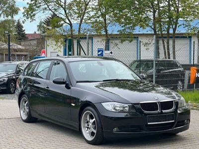 gebraucht BMW 320 d * Kombi * AHK * Navigation * Parksensoren *