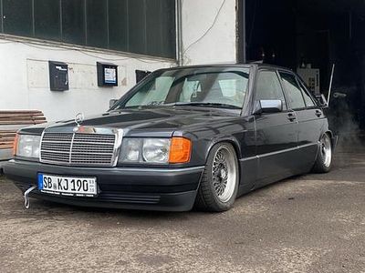 Gebraucht Mercedes 190 126 PS (92 kW) 1990 Grau Limousine