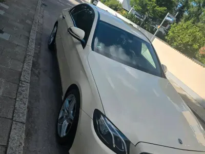 Gebraucht Mercedes E200 150 PS (110 kW) 2018 Gelb Limousine