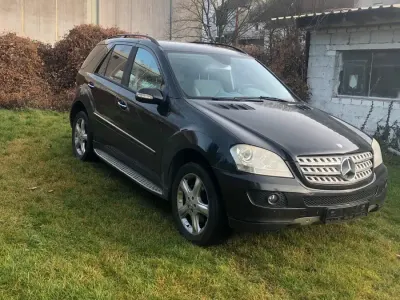 Brugt Mercedes ML320 225 HK (165 kW) 2006 Sort SUV