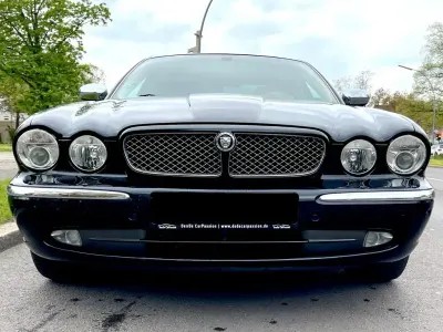 Usata Jaguar XJ8 258 CV (189 kW) 2004 Nero Berlina