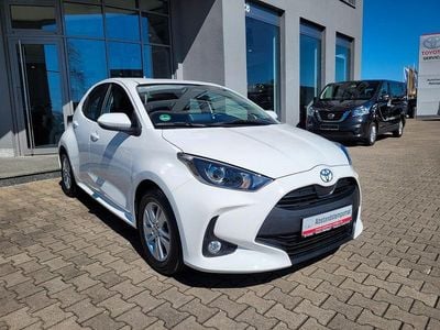 Gebraucht Toyota Yaris Hybrid Comfort 116 PS (85 kW) 2024 Weiß Kleinwagen